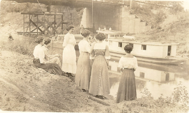 Ladies on the Hennepin